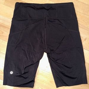 LULULEMON Bike Shorts w/ Pockets